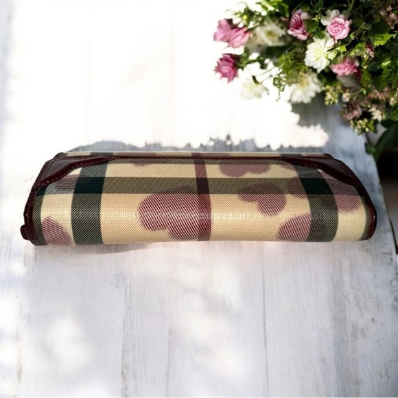 BURBERRY Supernova Heart Check Wallet Berry Red - Picture 3 of 8